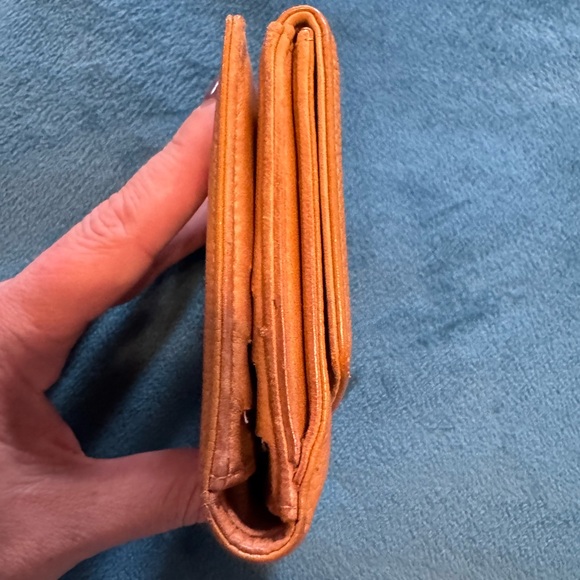 CHANEL CC Logo Calfskin BiFold Vintage Wallet - Picture 3 of 8